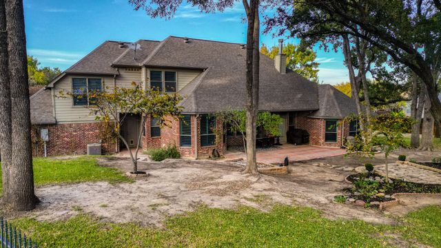 2102 Clear Creek Drive, Weatherford, TX 76087