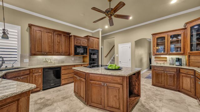 2102 Clear Creek Drive, Weatherford, TX 76087