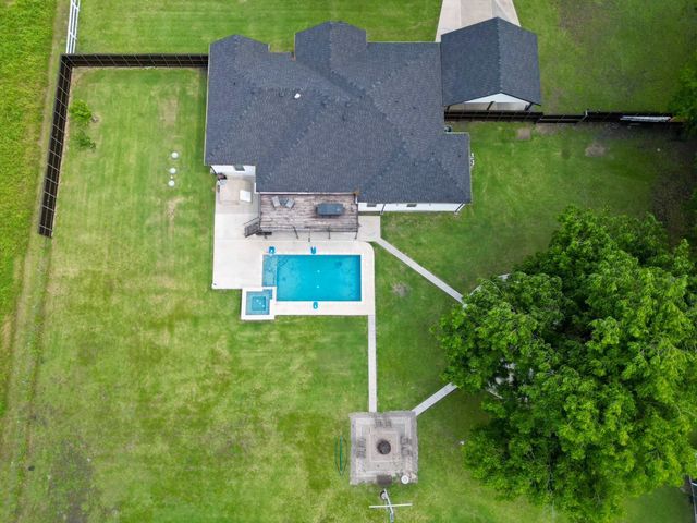 1511 Farrar Road, Palmer, TX 75152