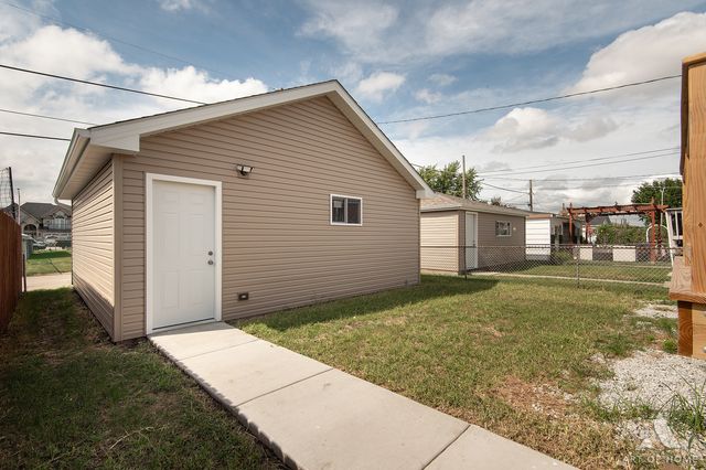 7712 Nagle Avenue, Burbank, IL 60459