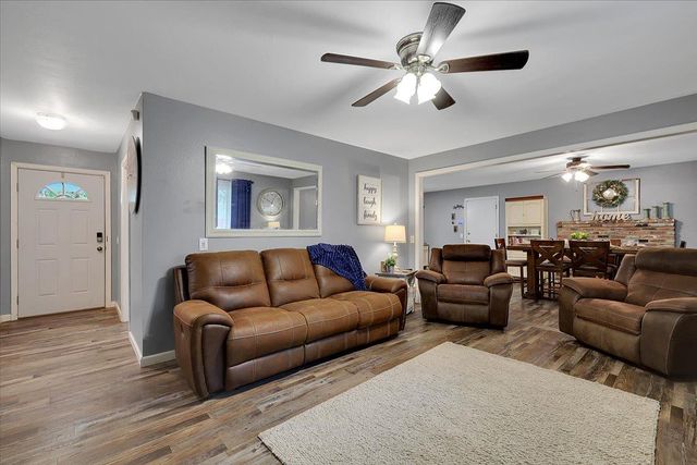 1421 Richland Rd, Yuba City, CA 95993