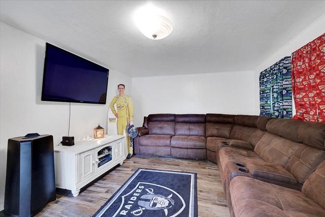 1421 Richland Rd, Yuba City, CA 95993