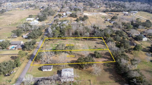 4813 S Elm Avenue, Santa Fe, TX 77517