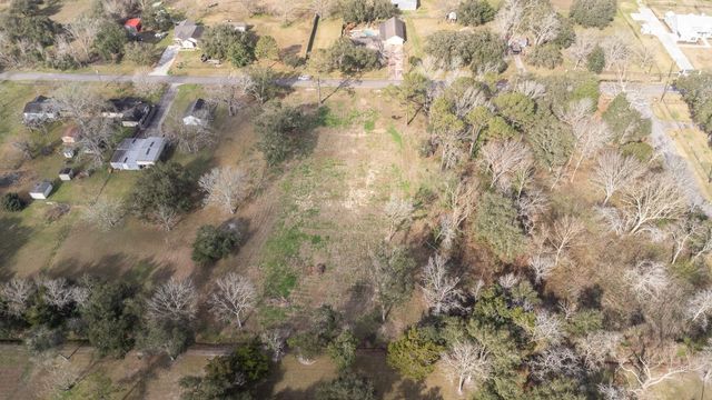 4813 S Elm Avenue, Santa Fe, TX 77517