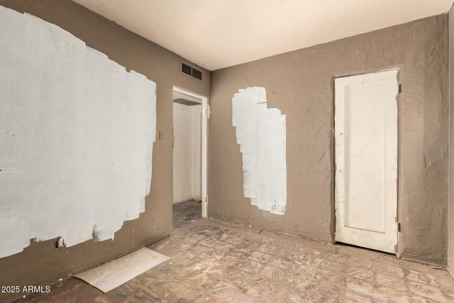 2520 W WASHINGTON Street, Phoenix, AZ 85009