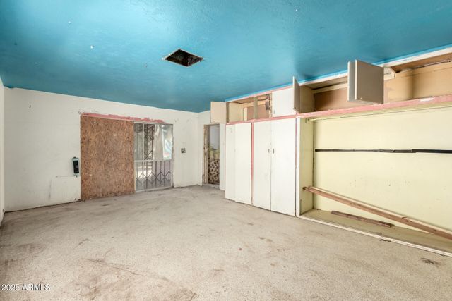 2520 W WASHINGTON Street, Phoenix, AZ 85009