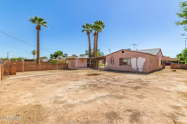 2520 W WASHINGTON Street, Phoenix, AZ 85009