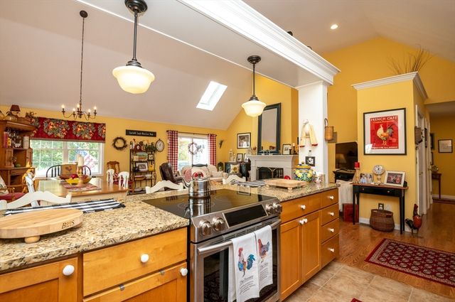 75 Border Winds Ave, Seabrook, NH 03874