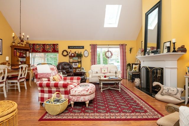 75 Border Winds Ave, Seabrook, NH 03874