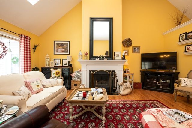 75 Border Winds Ave, Seabrook, NH 03874