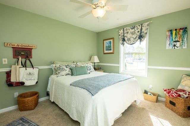 75 Border Winds Ave, Seabrook, NH 03874