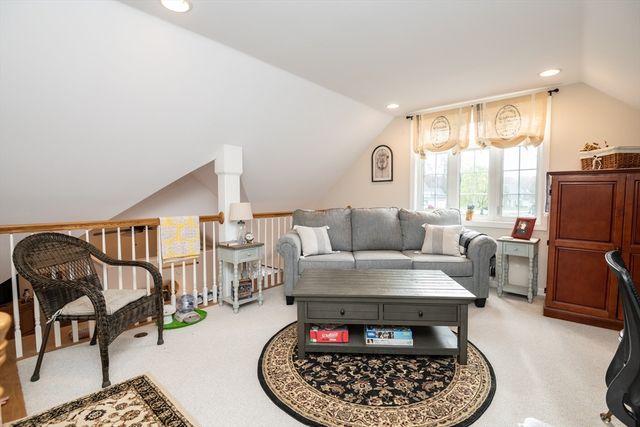 75 Border Winds Ave, Seabrook, NH 03874