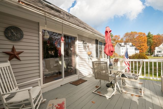 75 Border Winds Ave, Seabrook, NH 03874