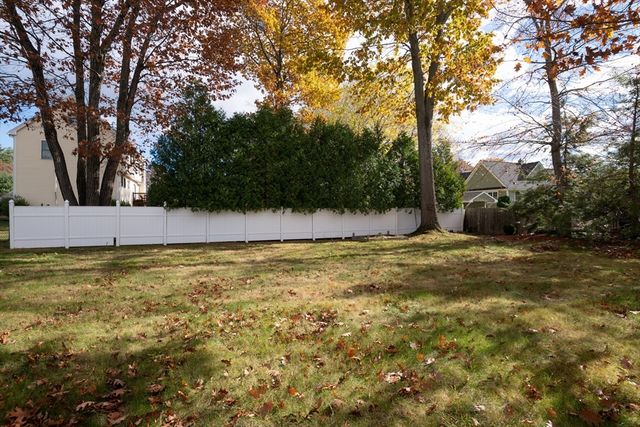 75 Border Winds Ave, Seabrook, NH 03874