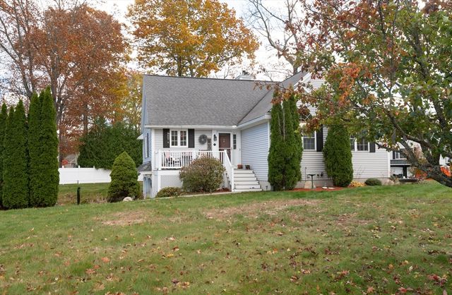 75 Border Winds Ave, Seabrook, NH 03874