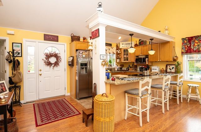 75 Border Winds Ave, Seabrook, NH 03874