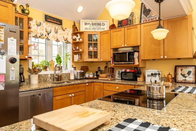 75 Border Winds Ave, Seabrook, NH 03874