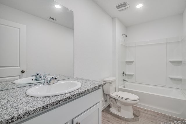 2406 Double Oak Dr, New Braunfels, TX 78130
