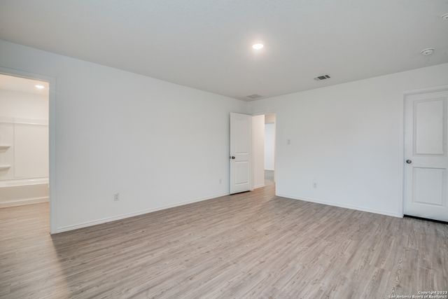 2406 Double Oak Dr, New Braunfels, TX 78130
