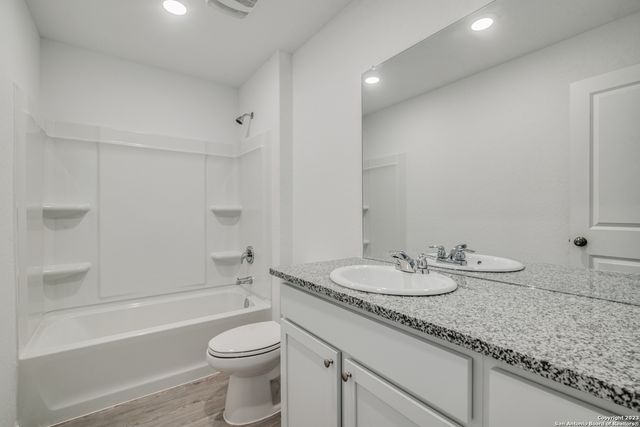 2406 Double Oak Dr, New Braunfels, TX 78130
