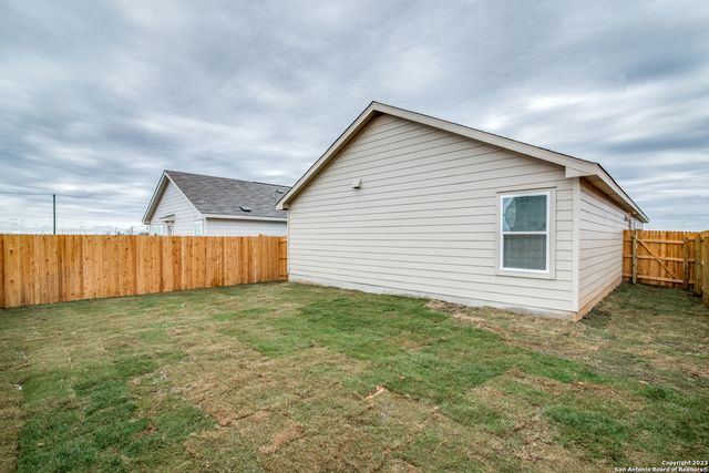 2406 Double Oak Dr, New Braunfels, TX 78130