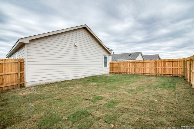 2406 Double Oak Dr, New Braunfels, TX 78130