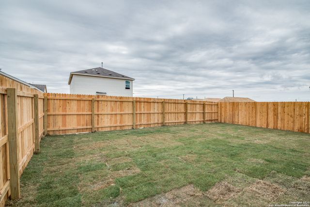 2406 Double Oak Dr, New Braunfels, TX 78130
