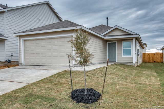 2406 Double Oak Dr, New Braunfels, TX 78130