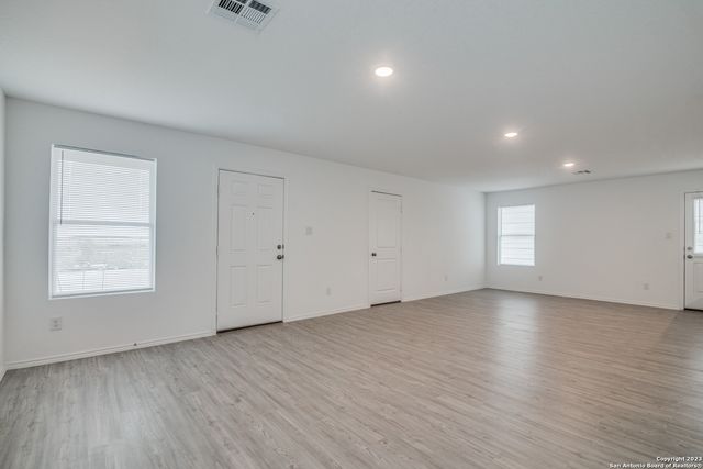 2406 Double Oak Dr, New Braunfels, TX 78130