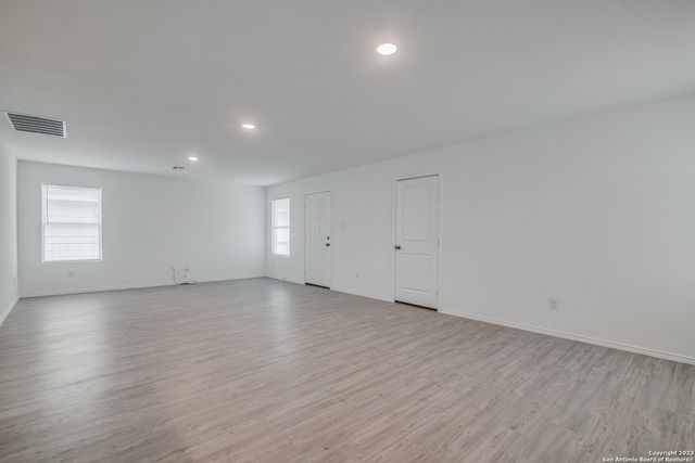 2406 Double Oak Dr, New Braunfels, TX 78130