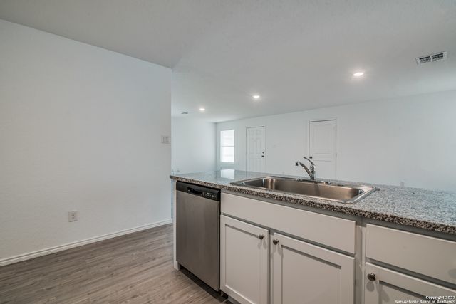 2406 Double Oak Dr, New Braunfels, TX 78130