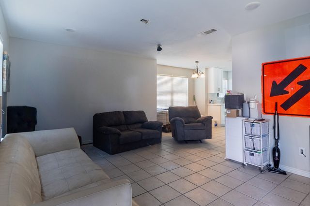 134-136 Sendero Drive, Huntsville, TX 77340