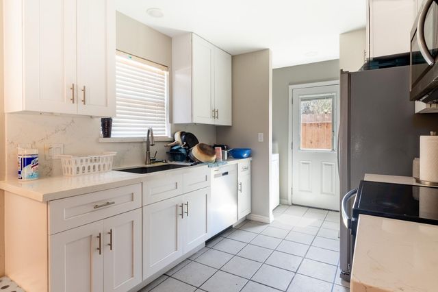 134-136 Sendero Drive, Huntsville, TX 77340