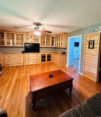 5976 Cord Road, Newark, AR 72562