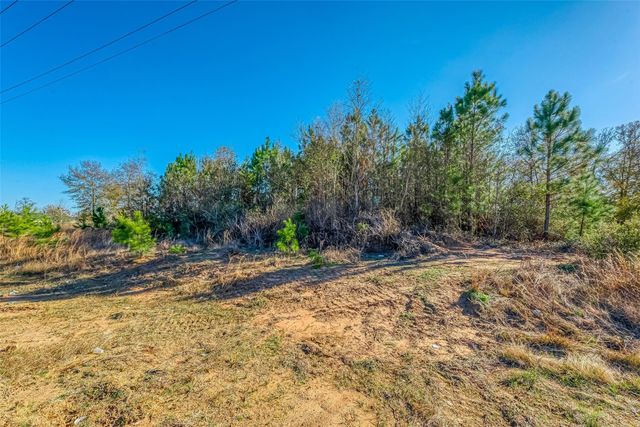 672 County Road 5017, Cleveland, TX 77327