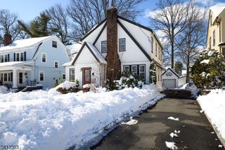 29 S Mountain Rd, Millburn Twp., NJ 07041