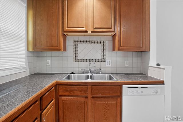 12071 El Camara Drive, Affton, MO 63033