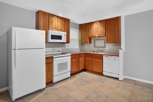 12071 El Camara Drive, Affton, MO 63033