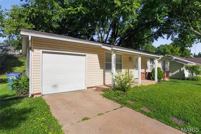 12071 El Camara Drive, Affton, MO 63033