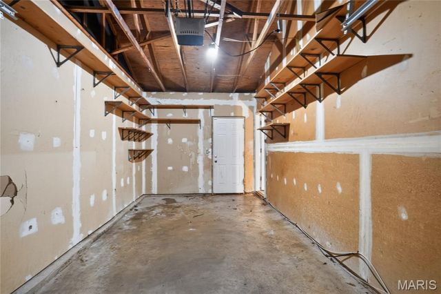 12071 El Camara Drive, Affton, MO 63033