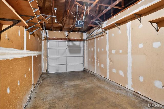 12071 El Camara Drive, Affton, MO 63033