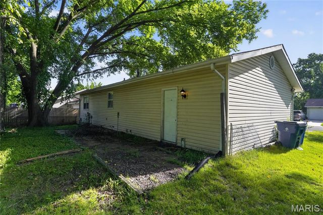 12071 El Camara Drive, Affton, MO 63033