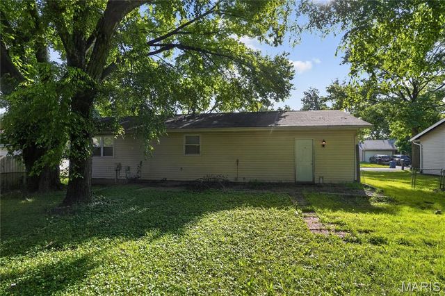 12071 El Camara Drive, Affton, MO 63033