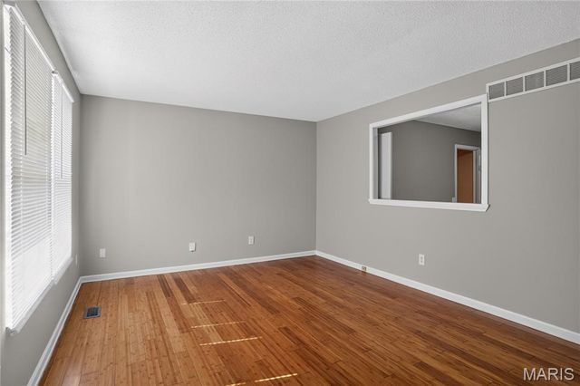 12071 El Camara Drive, Affton, MO 63033