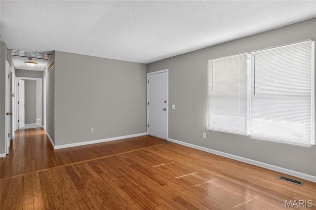 12071 El Camara Drive, Affton, MO 63033