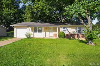 12071 El Camara Drive, Affton, MO 63033