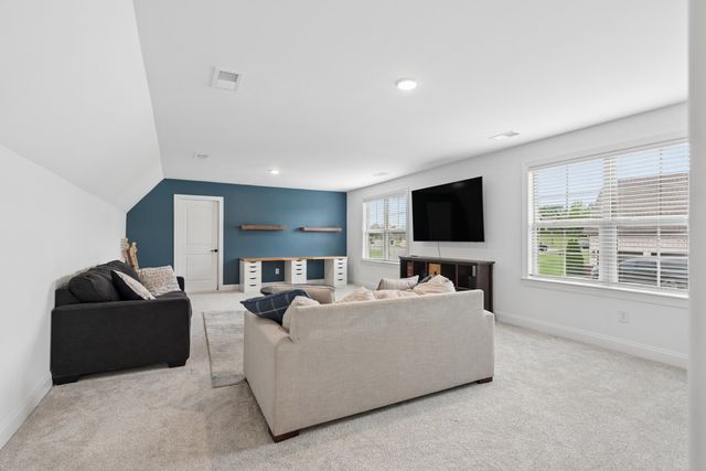 1110 Luxborough Dr, Hendersonville, TN 37075