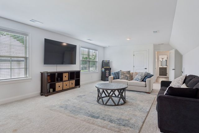 1110 Luxborough Dr, Hendersonville, TN 37075