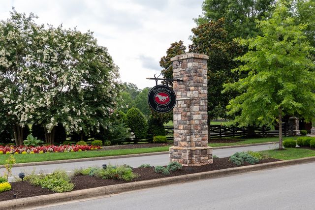 1110 Luxborough Dr, Hendersonville, TN 37075