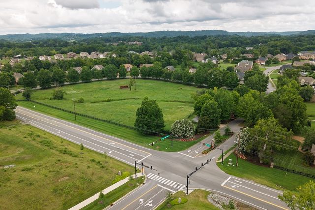 1110 Luxborough Dr, Hendersonville, TN 37075